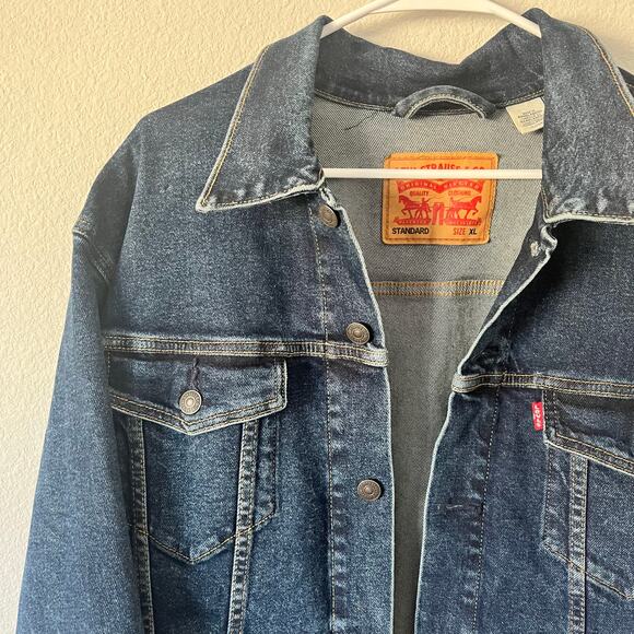 Levi Strauss & Co Men's Standard Dark Wash Denim Jean Jacket EUC | Size Men's XL - Picture 3 of 10